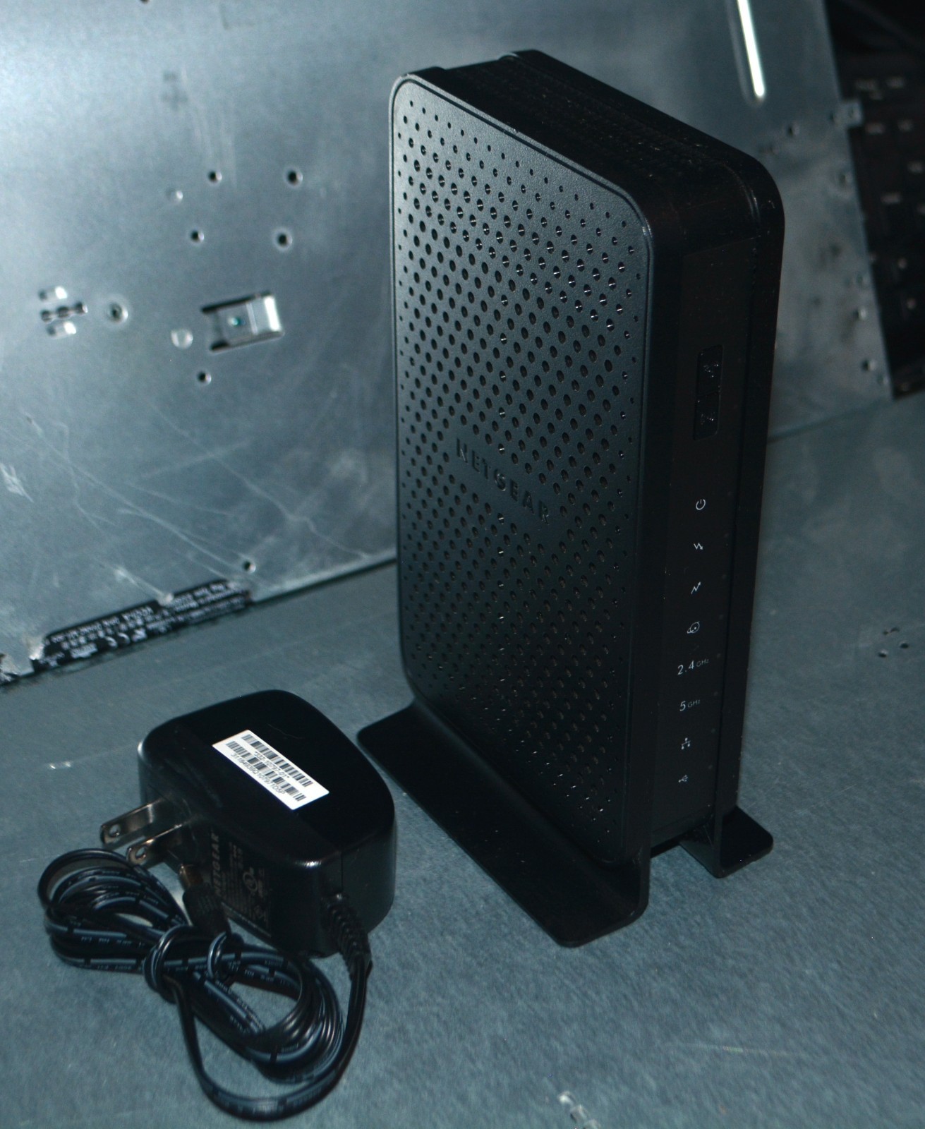 Netgear C3700 N600 Wi-Fi Cable Modem Router 802.11 Dual Band Gigabit