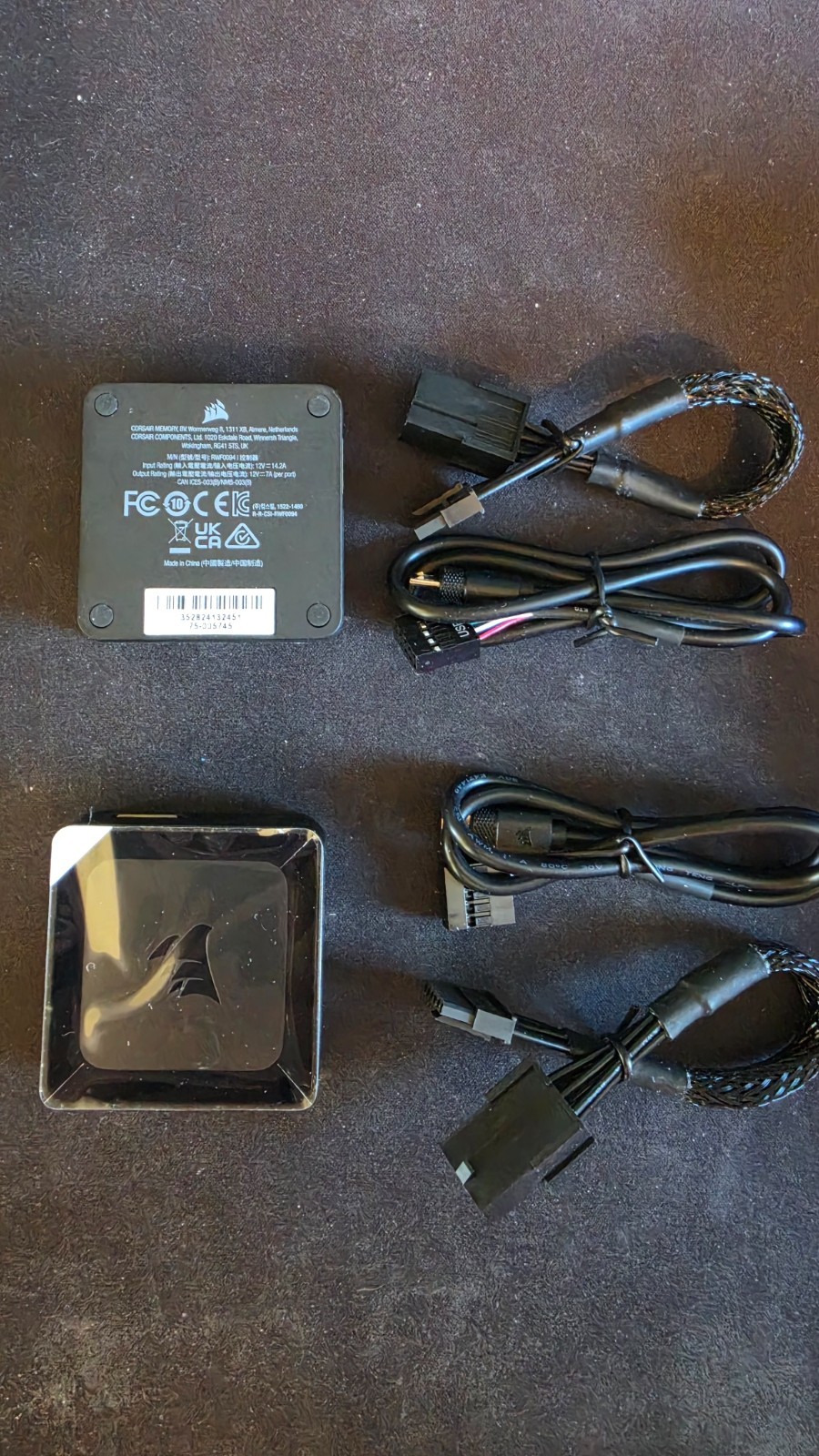 Corsair iCUE LINK System Hub Controller RWF0094 with USB and PCIe Power Cables