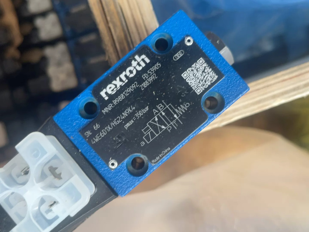 1PCS REXROTH 4WE6D10/HG24N9K4 valve R988129092 Brand new Fedex or DHL