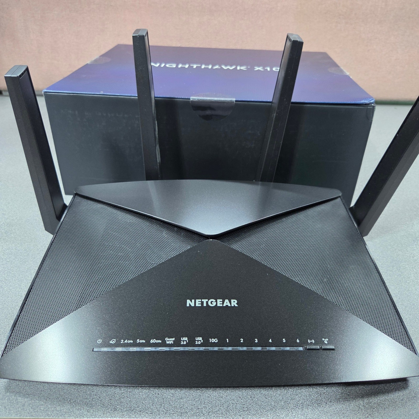 Netgear Nighthawk X10 AD7200 Smart WiFi Router R9000 Black Excellent Quad-Core