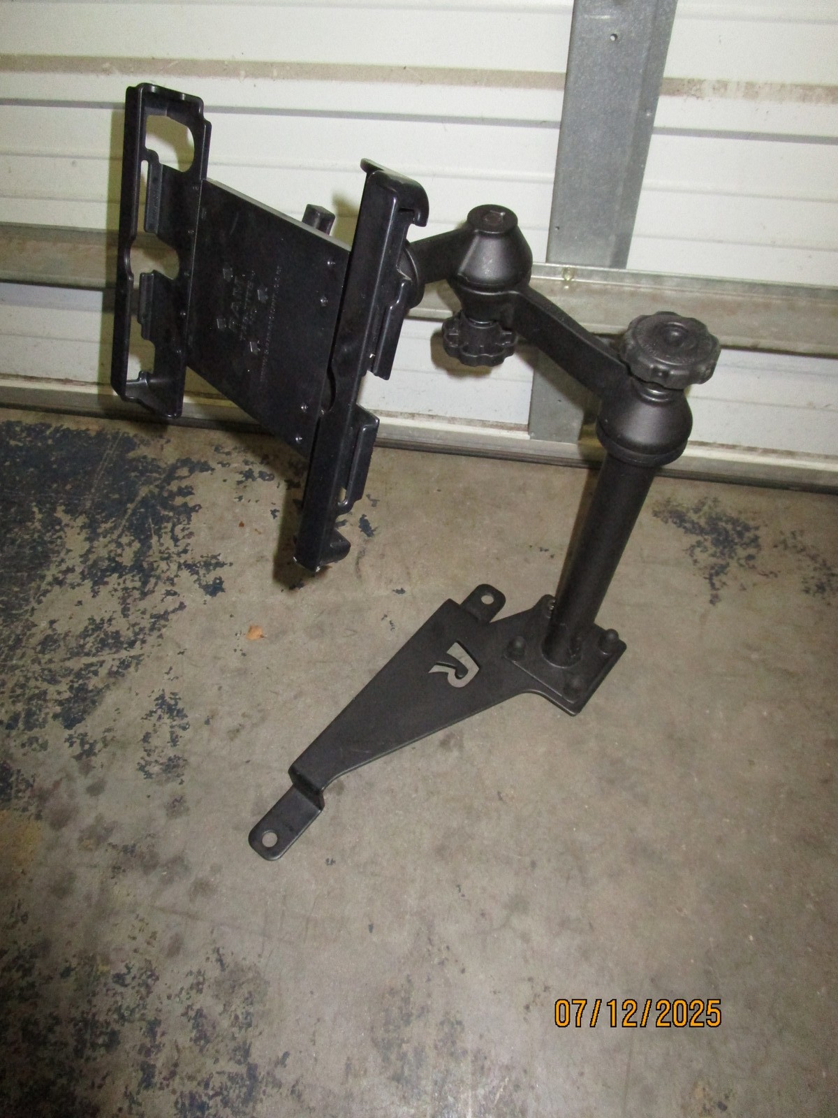 Ram Mount Tab Tite HD Vehicle Floor Mount