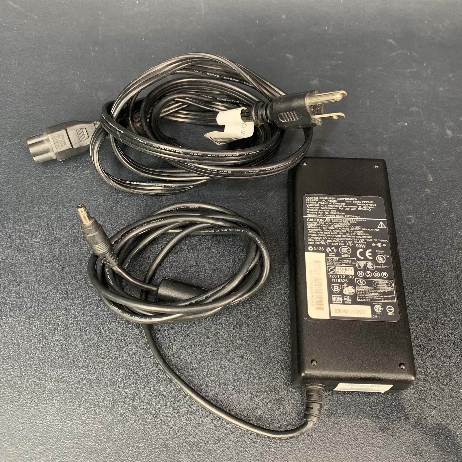 Genuine OEM Compaq Brand AC Adapter Charger Laptop Power Supply 90W 239428-001
