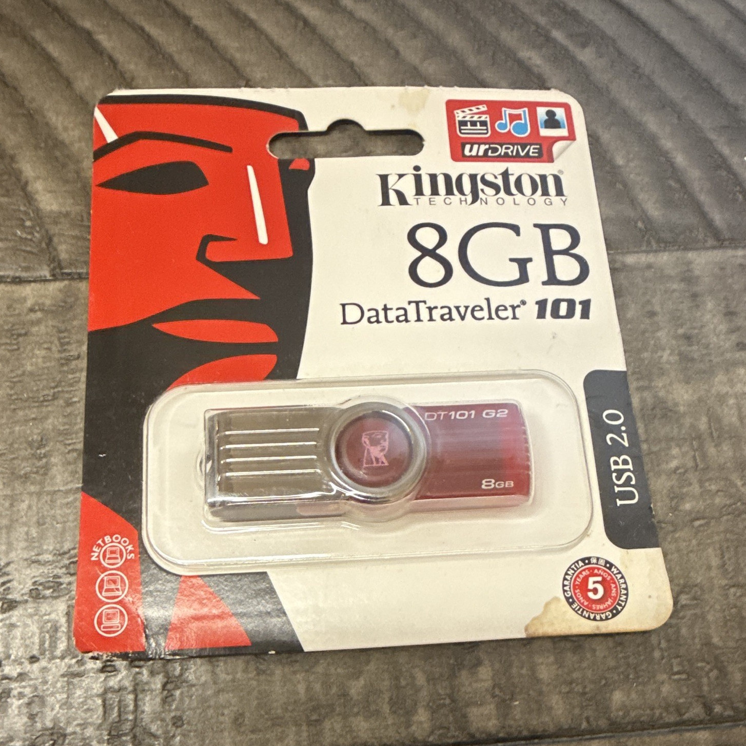 Kingston DataTraveler 101 8GB USB 2.0 USB Flash Drive Red/Silver DT101G2/8GBZ