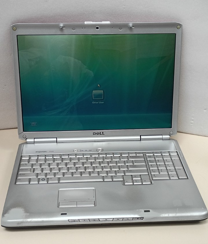 Dell Inspiron 1720 17" 1440x900 CORE2DUO T7700 2.40GHz 120GB ssd 4GB RAM NO OS