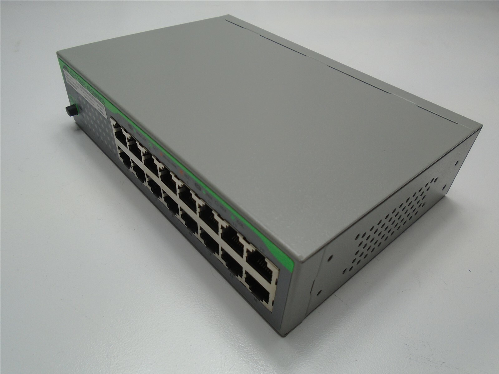 ALLIED TELESYN 16 PORT / AT-GS900/16 - With 