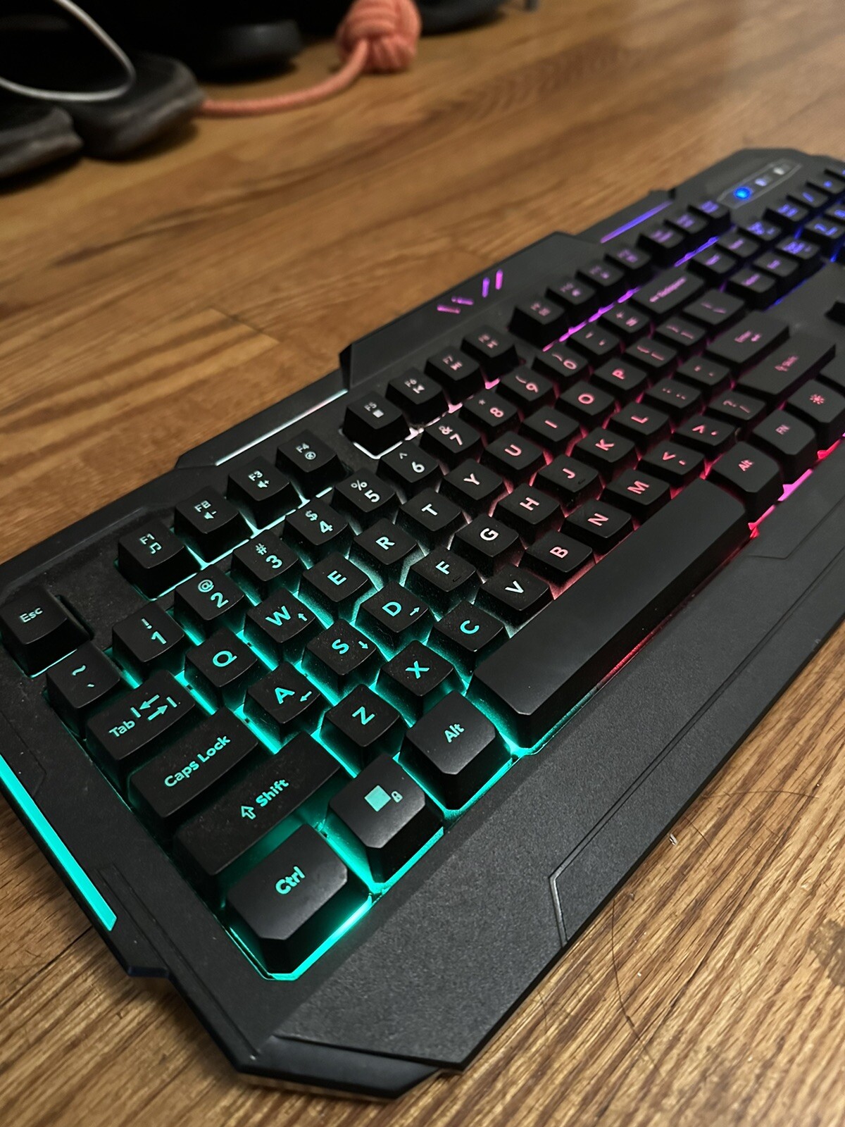 BUGHA LED Gaming Keyboard Color Changing Wired Excellent Condition