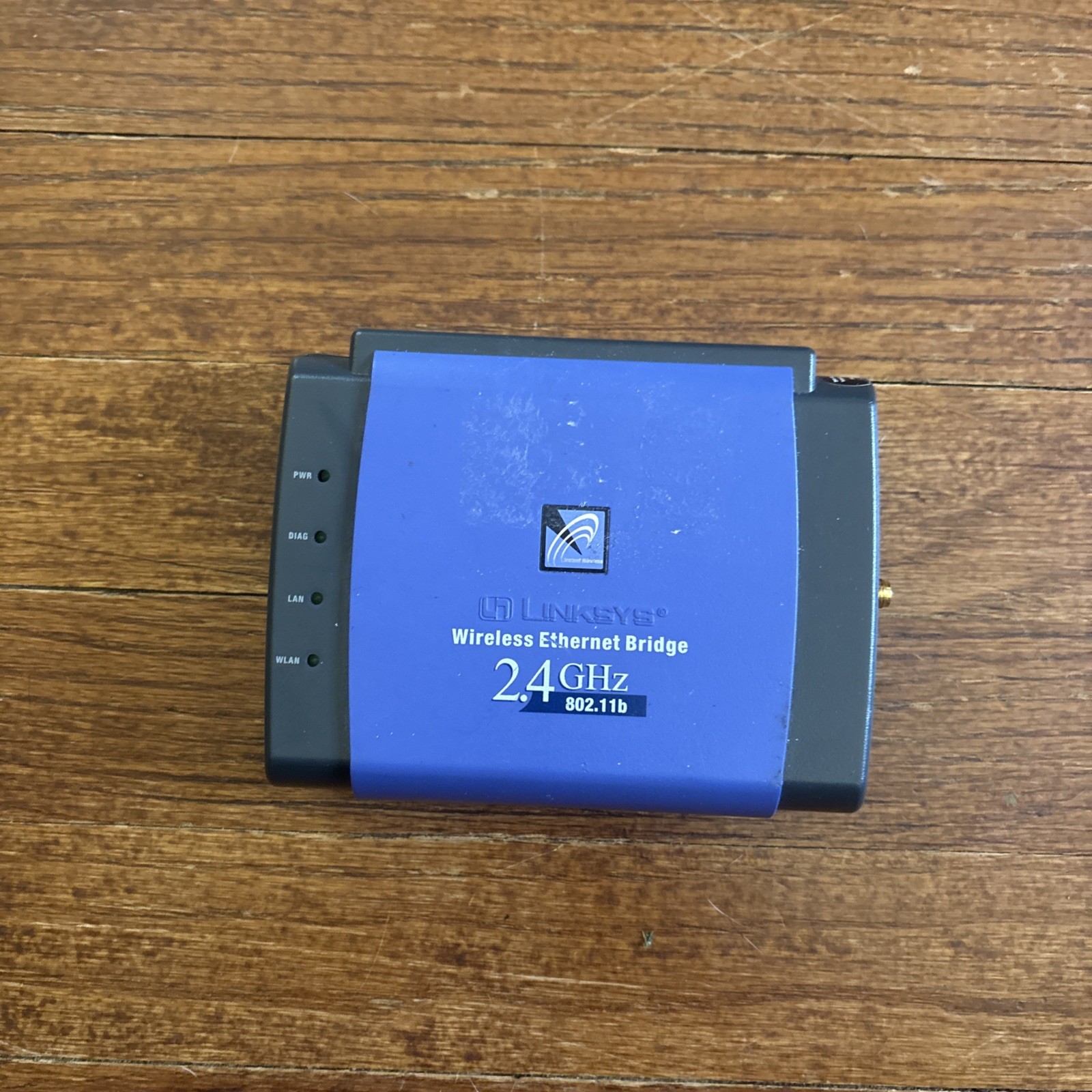 Linksys Instant Wireless Ethernet Bridge ~ WET11 ~ 2.4 GHz 802.11b