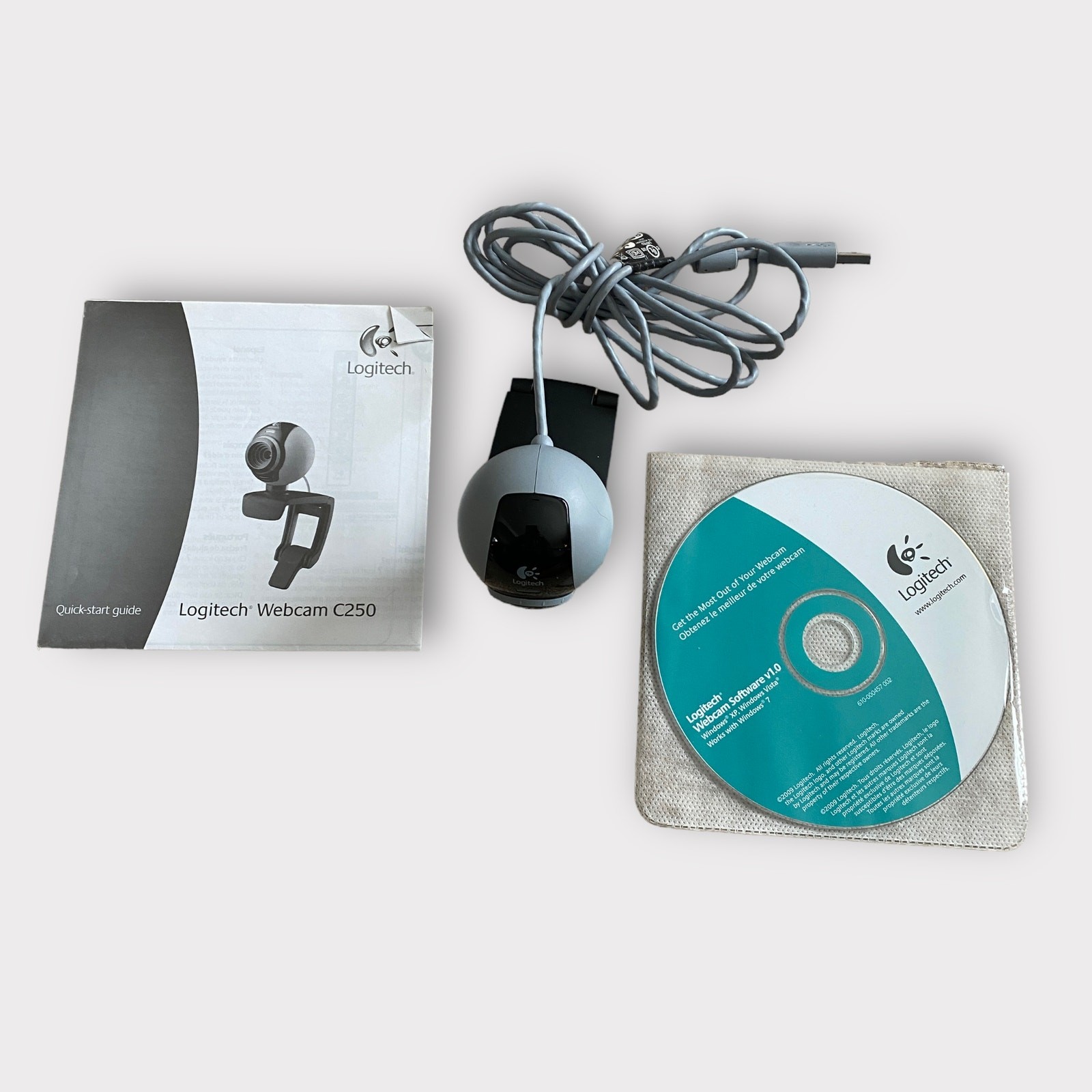 Logitech C250 Webcam USB 1.3MP Video Built-in Microphone with Rightsound