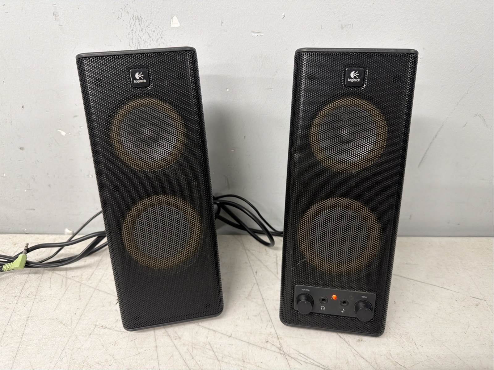 Logitech X-140 S-0264A 2-Way Stereo Computer Speakers • Black