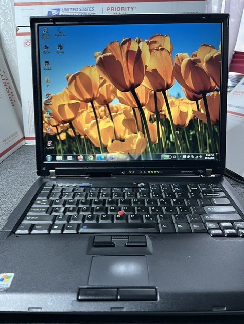 15" Lenovo IBM ThinkPad T60 Windows 7 Pro with ATI X1300 Video / For Parts Only