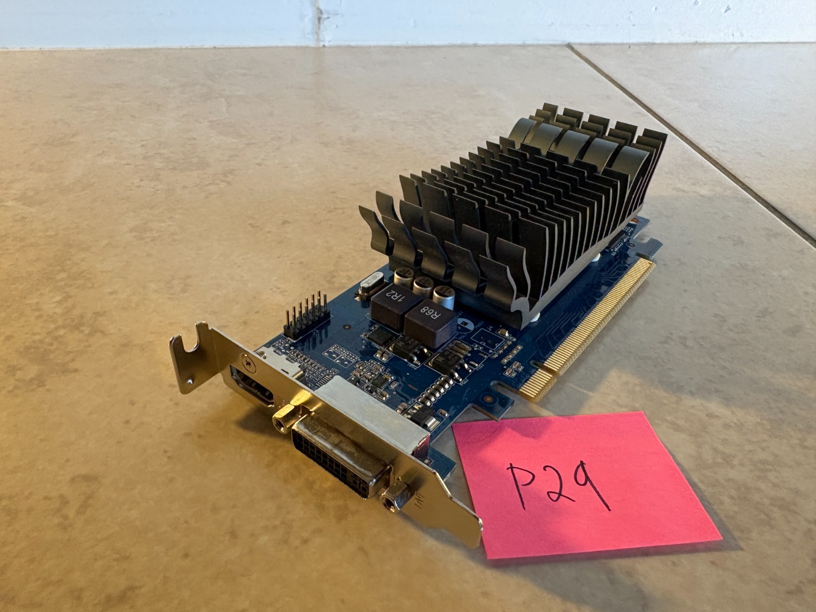 ASUS EN210 Silent 1GB DDR3 PCIe x16 Low Profile Graphics Video Card EN210 LP
