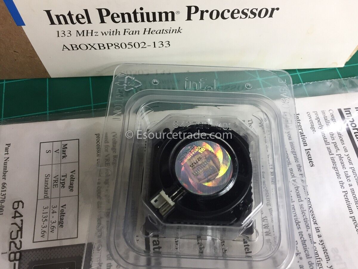 Rare Vintage Intel Pentium 133 with fan & Heat sink NIB Factory Retail