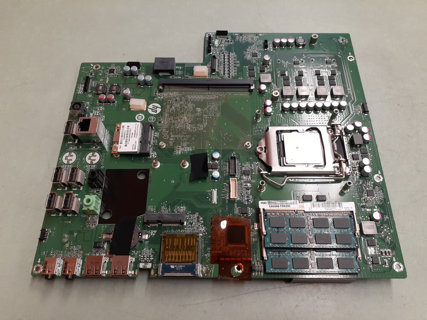 HP 200-5000 DA0ZN2MB6C0 AIO Motherboard 594299-001 REV C3L / SLBTD / 2x2GB