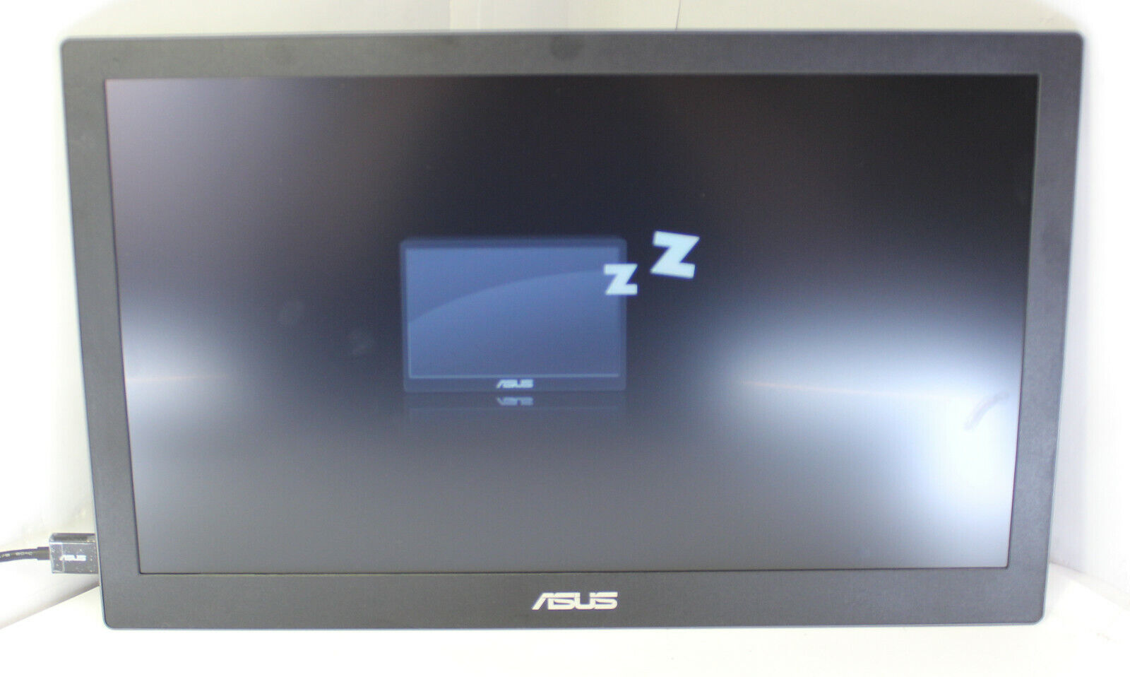 ASUS MB168B 15.6 inch Widescreen LCD Monitor with Case