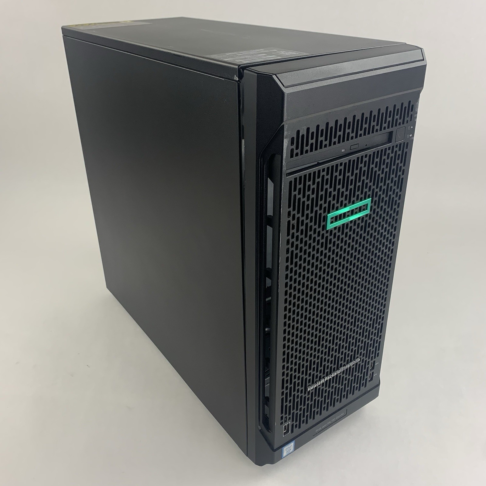 HP ML110 Gen10 8xSFF Server 1x Bronze 3104 1.7 GHz 24 GB Ram No HDD No OS