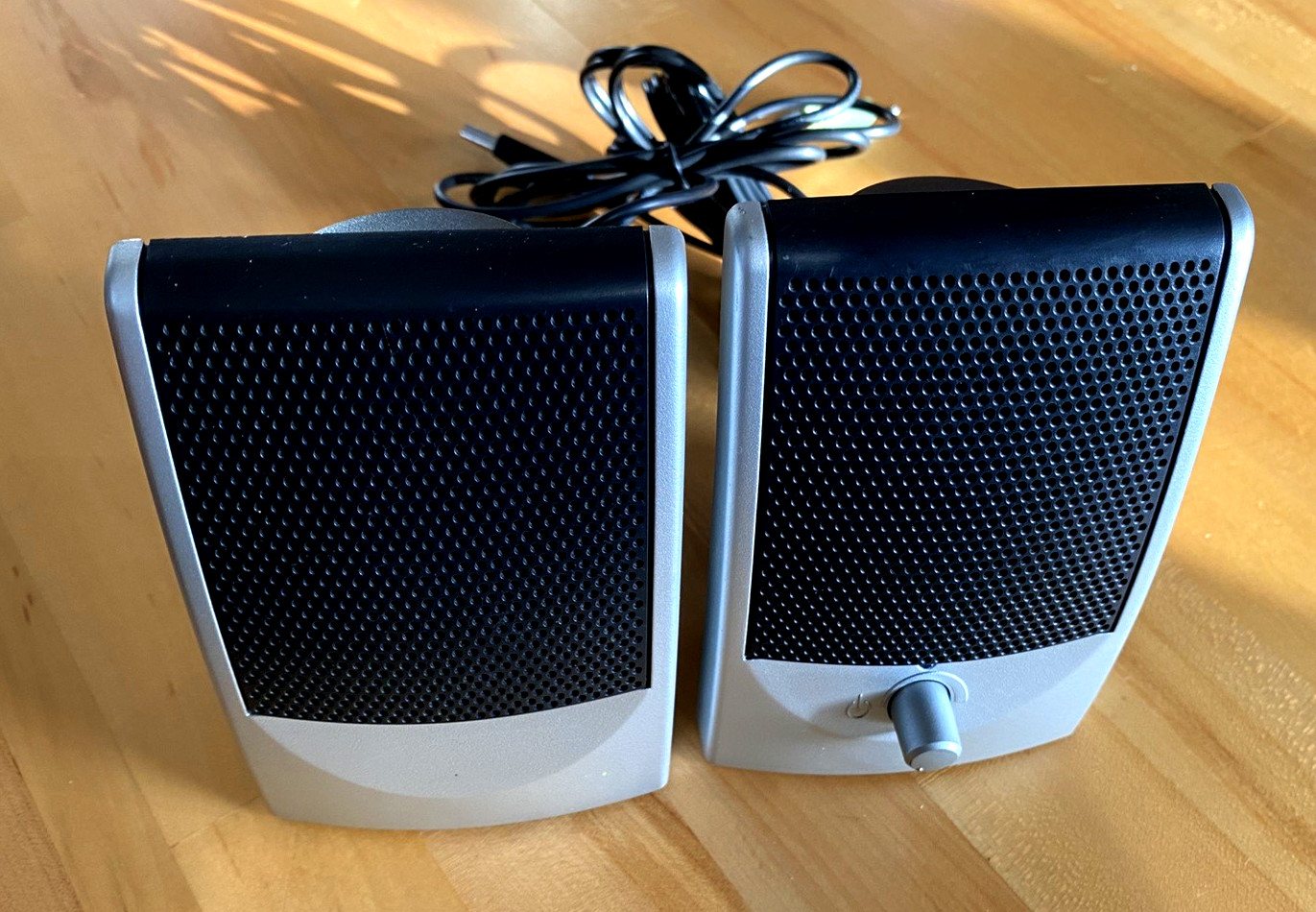 Diamond Audio Technology Model EMC2.0-USB Computer Speakers