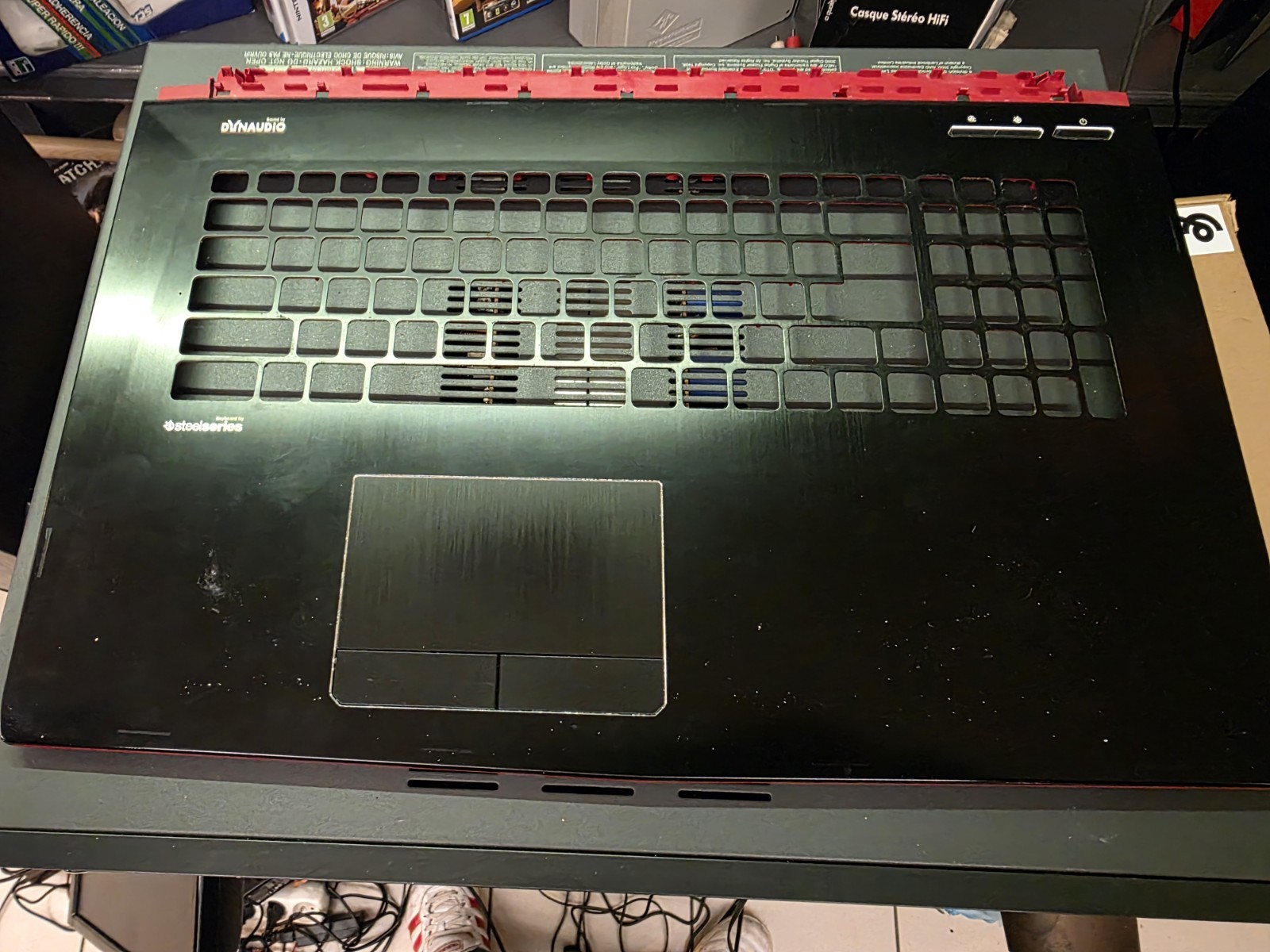 Msi Ge72 6QD Apache Pro Palmrest Top Cover Pulled