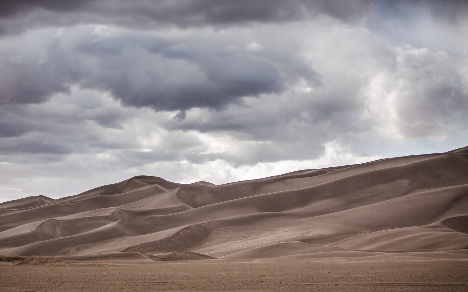 Landscape desert dunes overcast sand Custom Gaming Mat Desk