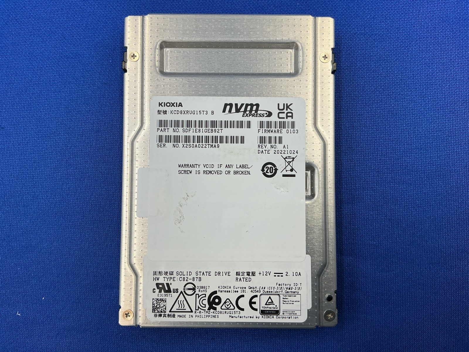 KCD8XRUG15T3 KIOXIA CD8-R 15.36TB PCIe 4.0 x4 NVMe 2.5" U.2 SSD SDF1E81GEB92T