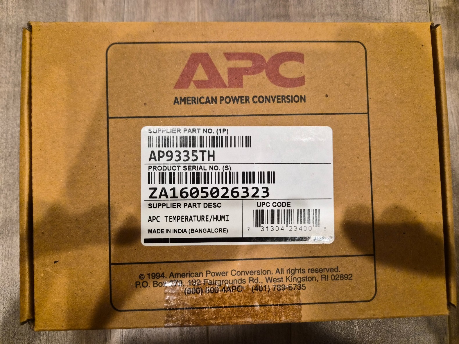 * NEW APC AP9335TH Temperature & Humidity Sensor NetBotz Smart-UPS