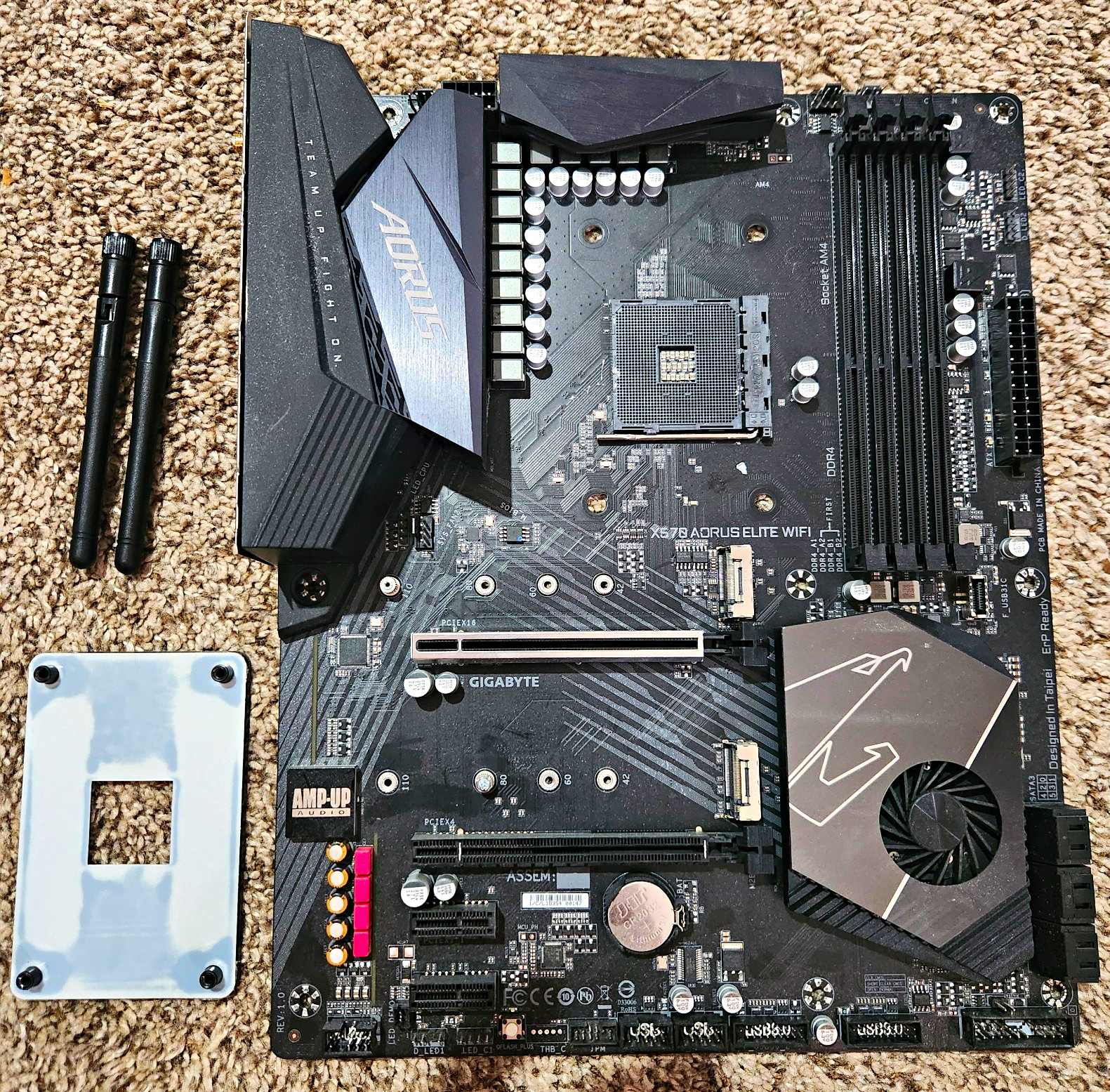 GIGABYTE X570 AORUS ELITE WIFI Motherboard Works Great