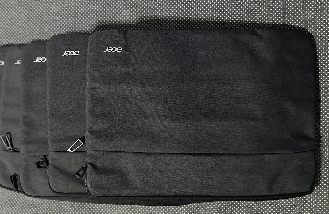 10 In One Shipment Bulk Sale Acer  PADDED PROTECTIVE LAPTOP SLEEVE/CASE 15.6"