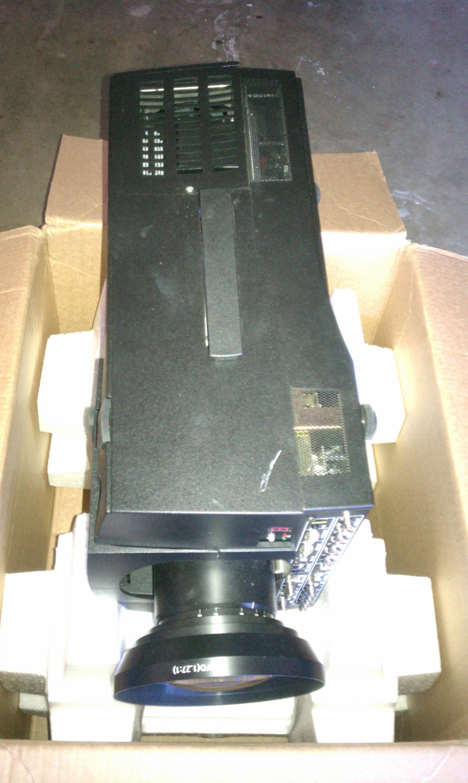 Barco Reality Helios Projector B-8520 BCD Helios, Movie Theater's Grade A steal 