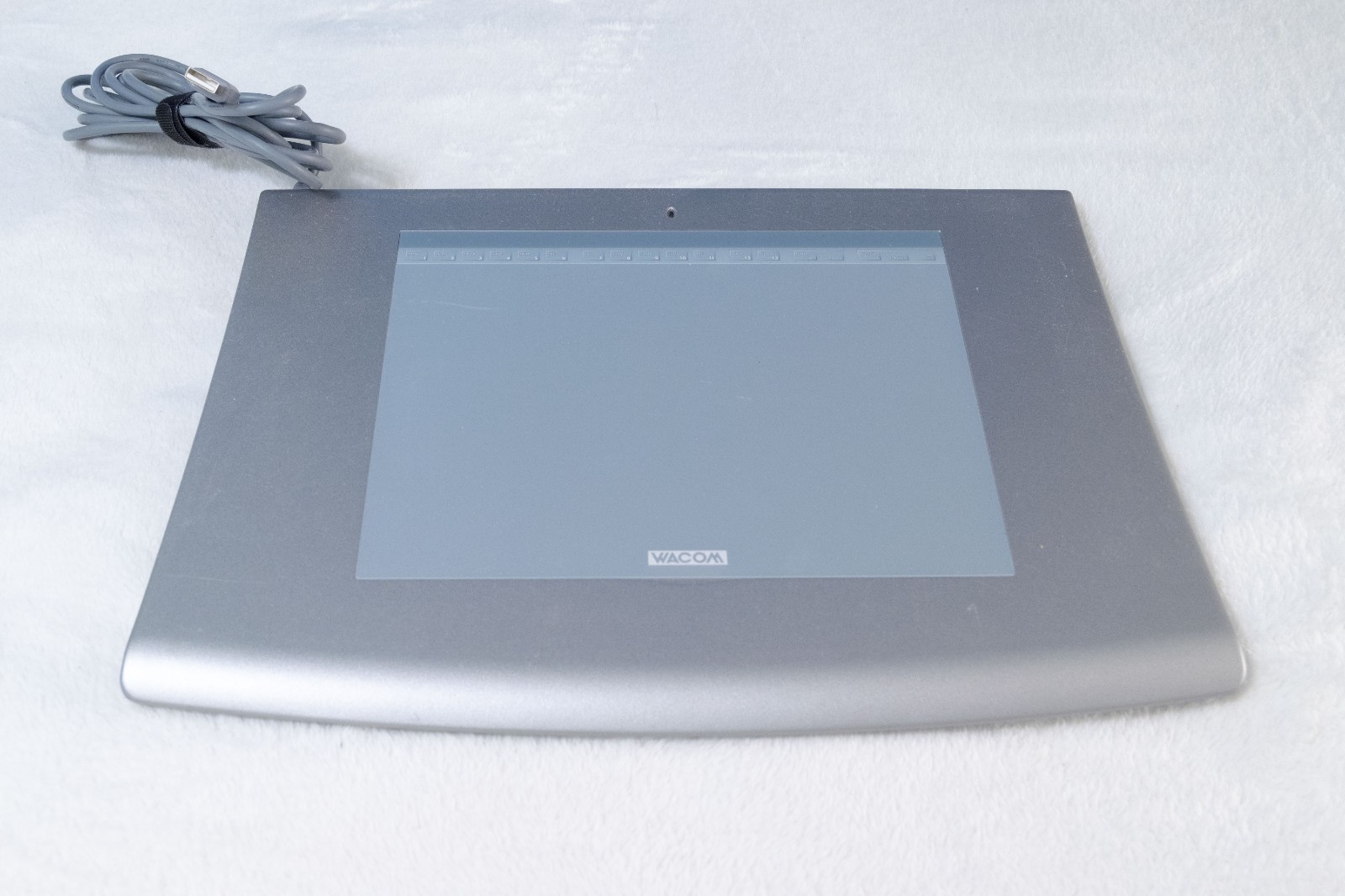 Wacom Intuous 2 Graphics Tablet XD-0608-U (No Stylus)