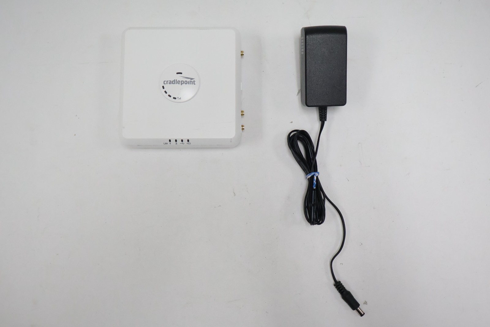 CradlePoint S4A452A CBA850 CAT6 4G LTE Mobile Broadband Router with Power Cable
