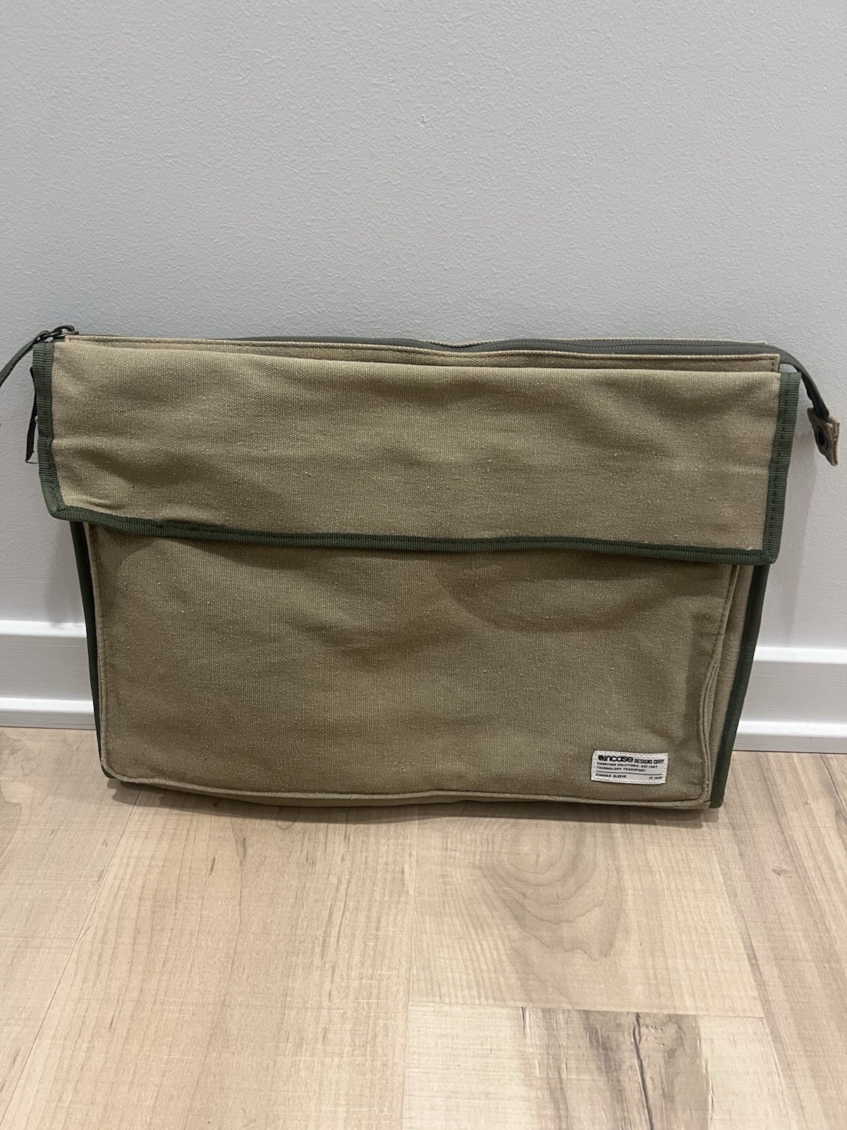 Incase Designs Corp Tan Canvas Sleeve for 17" Computers - Excellent Condition