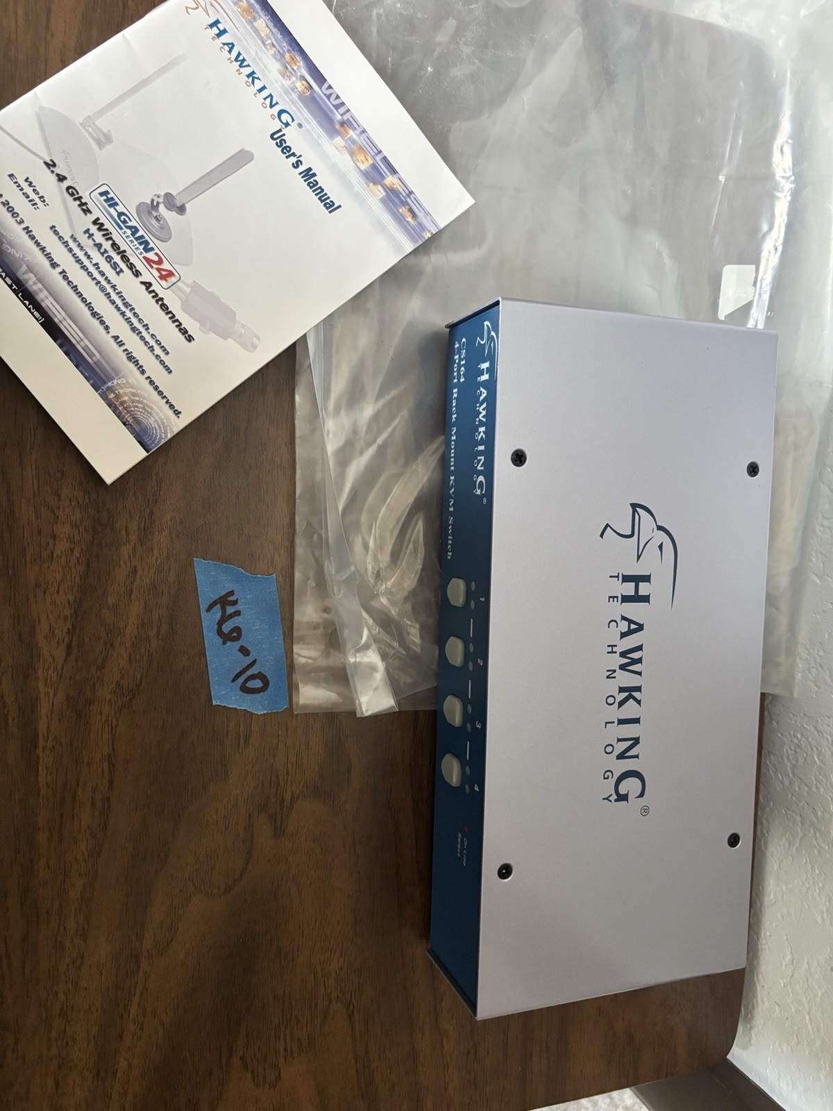 Hawking Technology CS164 4-Port Rack Mountable Powered PS/2 VGA KVM Switch