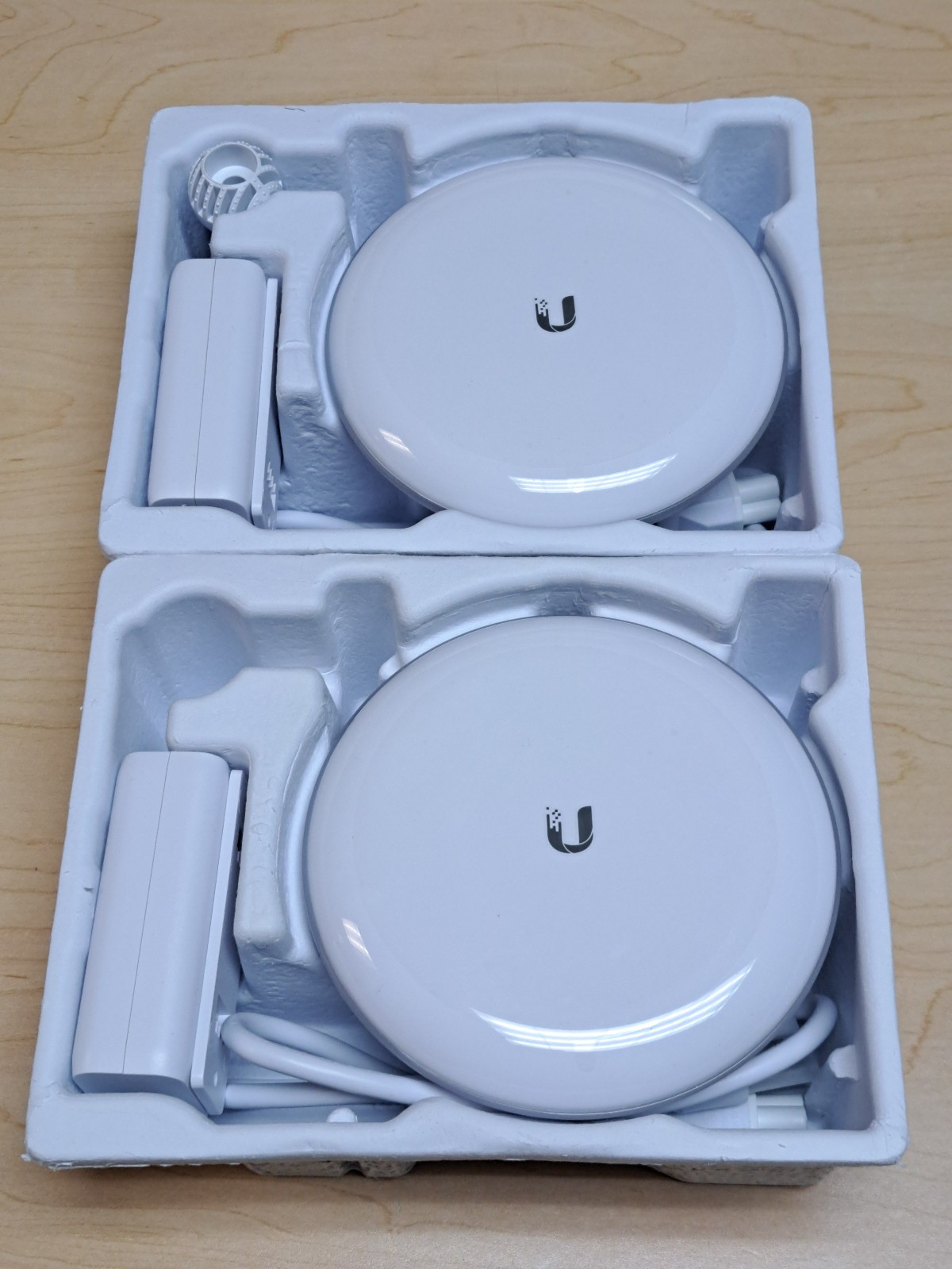 Ubiquiti UniFi UBB Building-to-Building Network Bridge