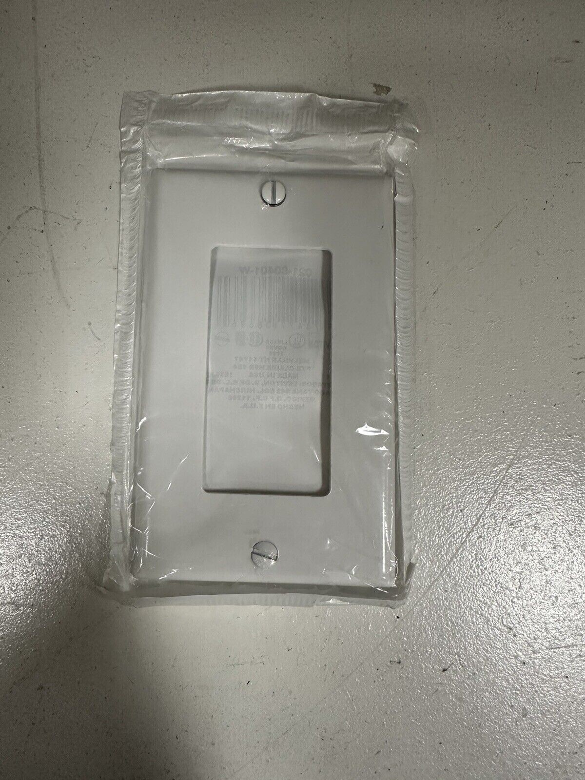 Leviton R52-80401-W, Standard Size 1-Gang Decora/GFCI Device Wall Plate White(5F