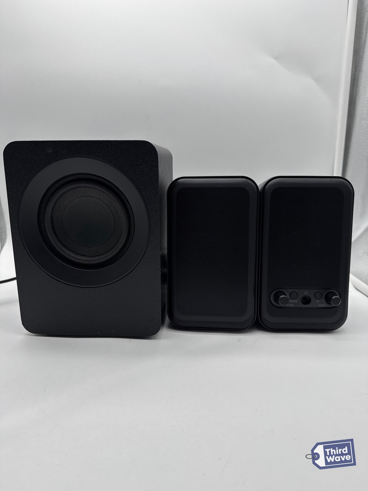 INSIGNIA 2.1 Computer Speaker System Bluetooth RGB NS-CSS2B6