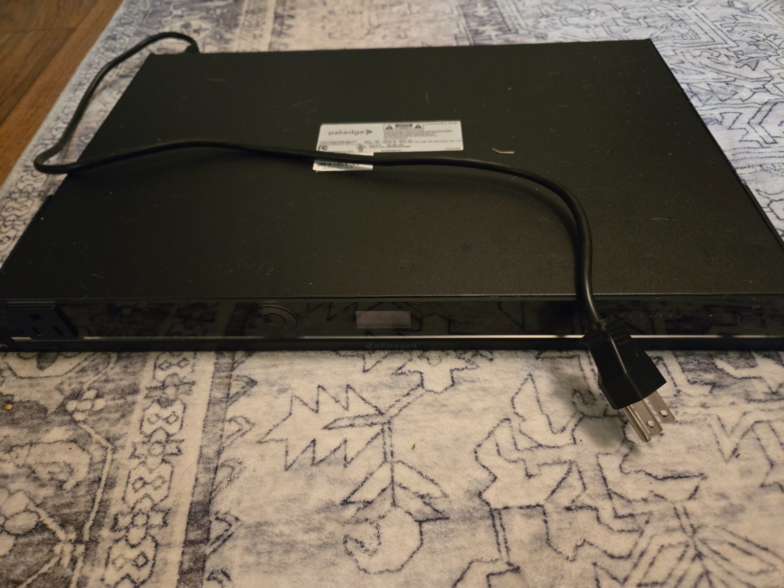 Pakedge PE-09N 9-Port IP Power Distribution Unit PDU Rackmount Tested Working