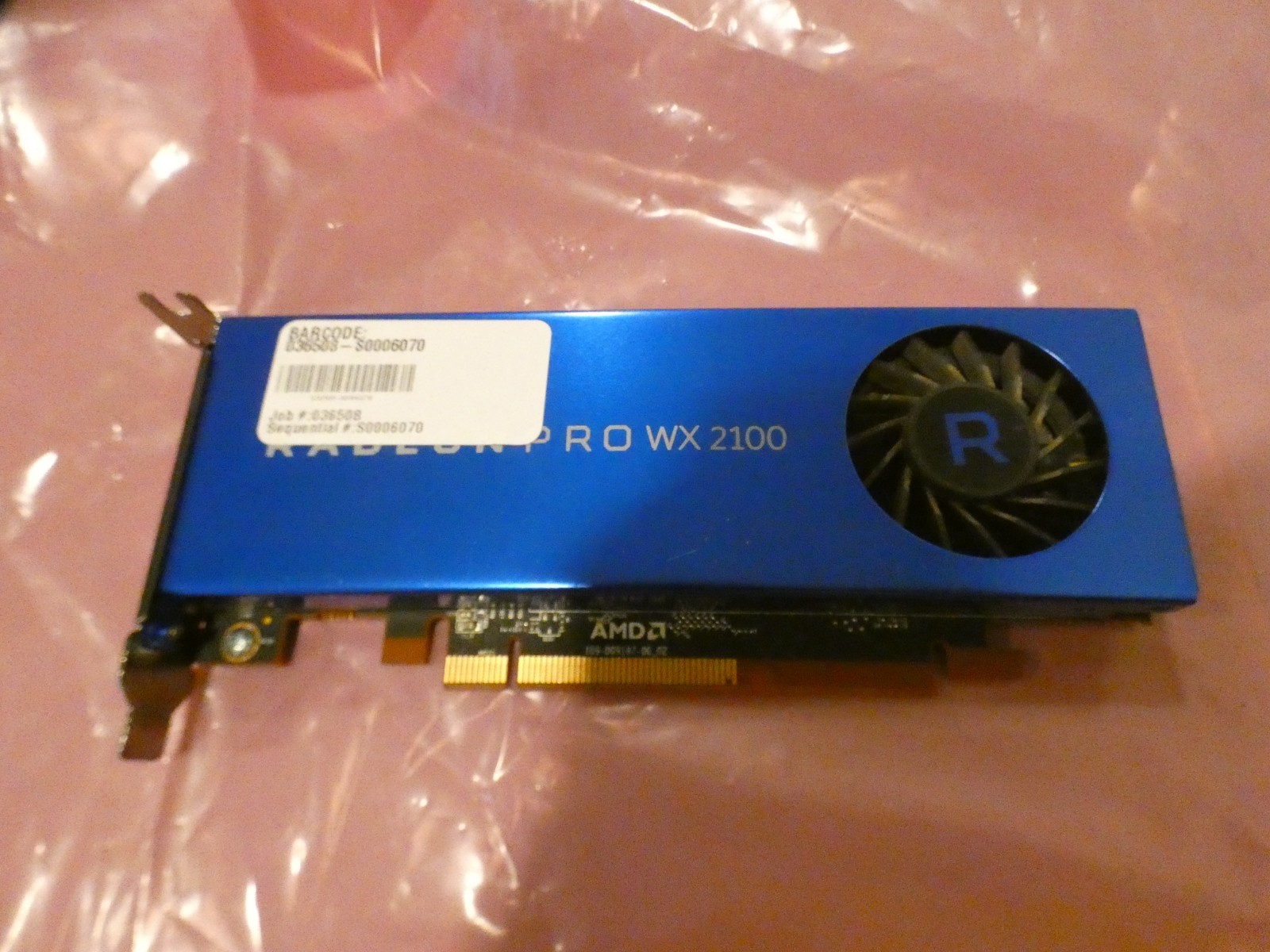 AMD Radeon Pro WX 2100 2GB GDDR5 x2 Mini DP x1 Display Port Video Card WX2100
