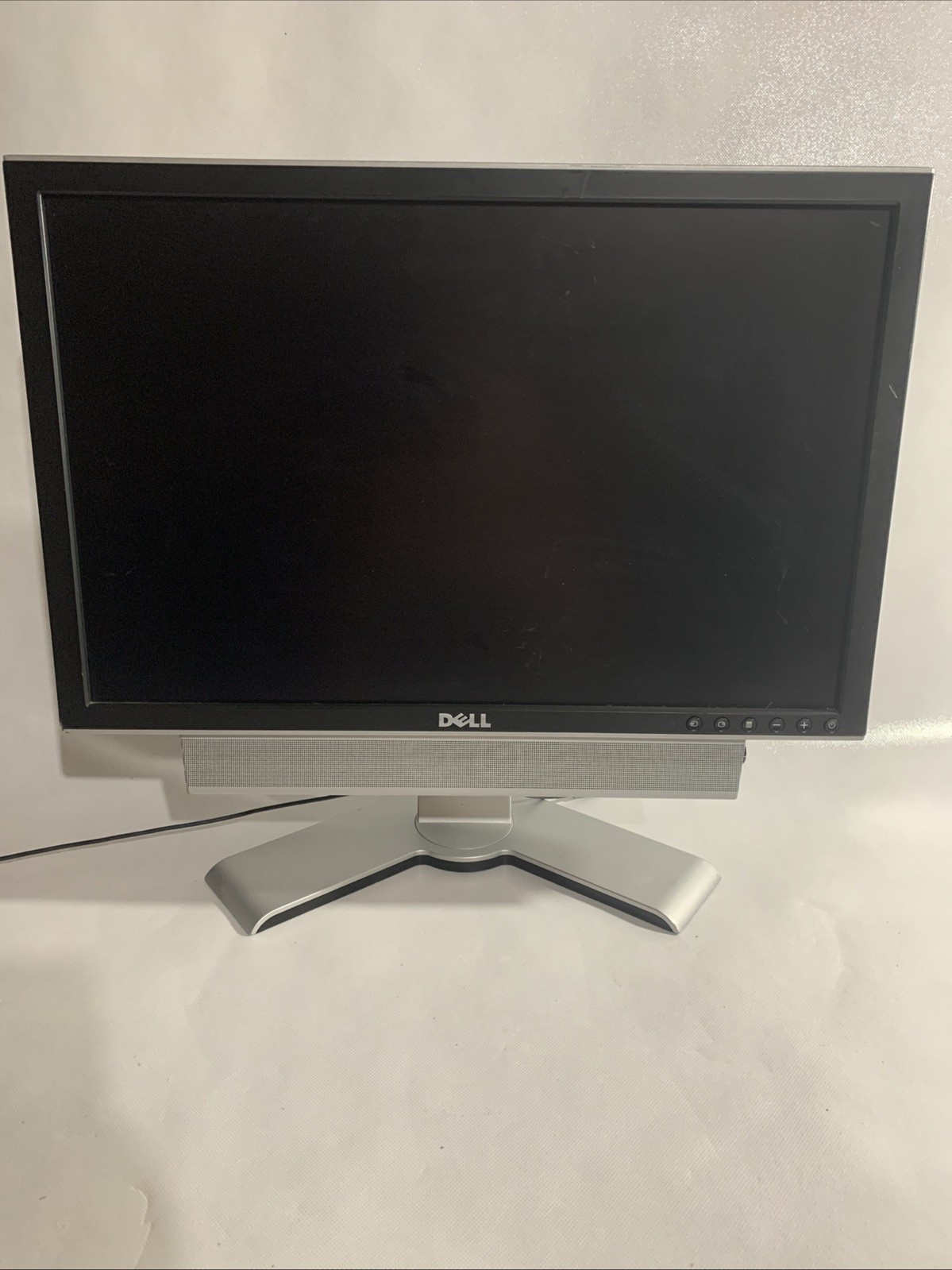 Dell 2007WFP 20" UltraSharp LCD Monitor w/4-Port USB Hub  + Sound Bar AS501