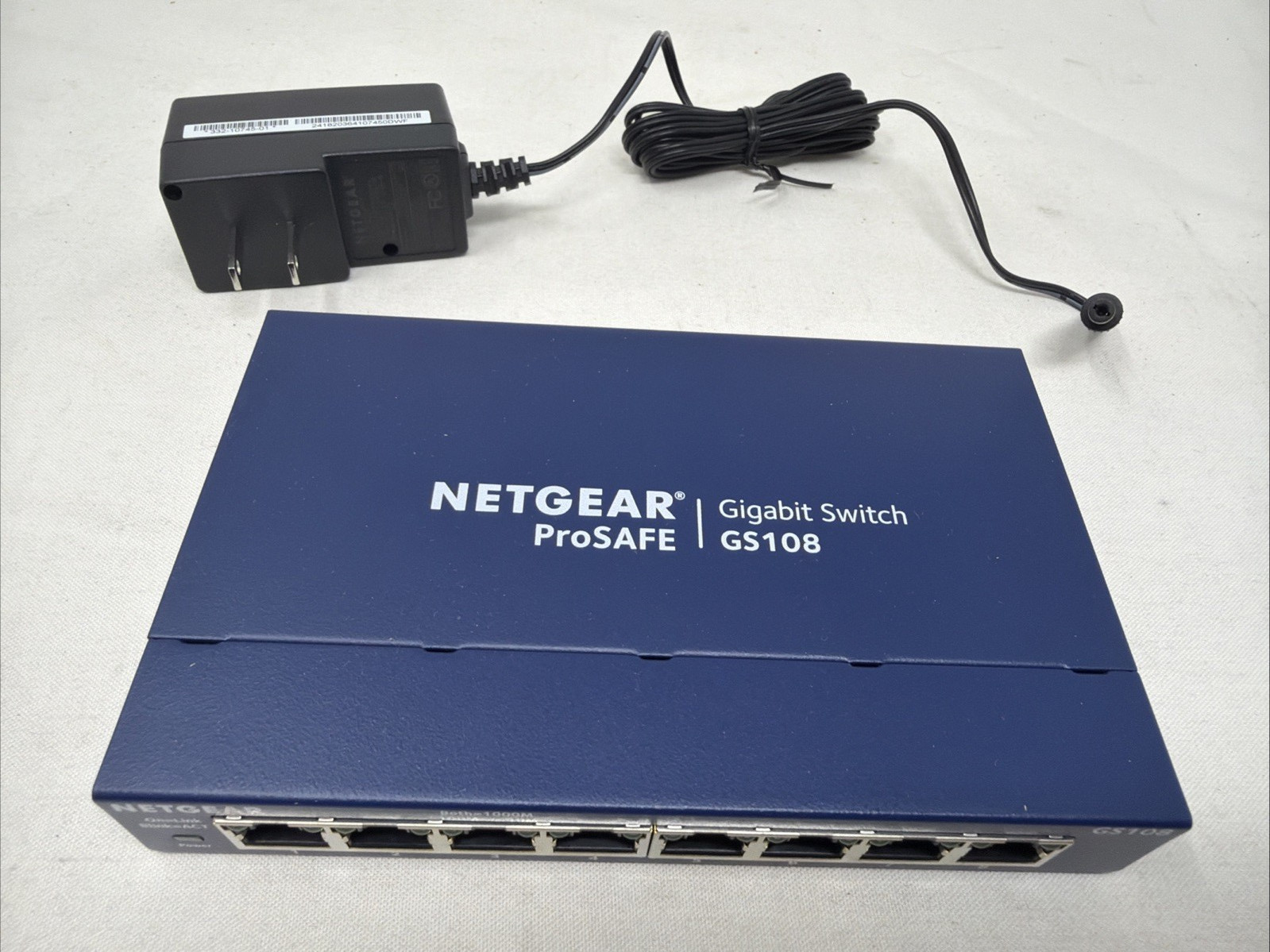 NEW Netgear GS108NA ProSAFE 8-Port Gigabit Desktop Switch BRAND NEW - ZX