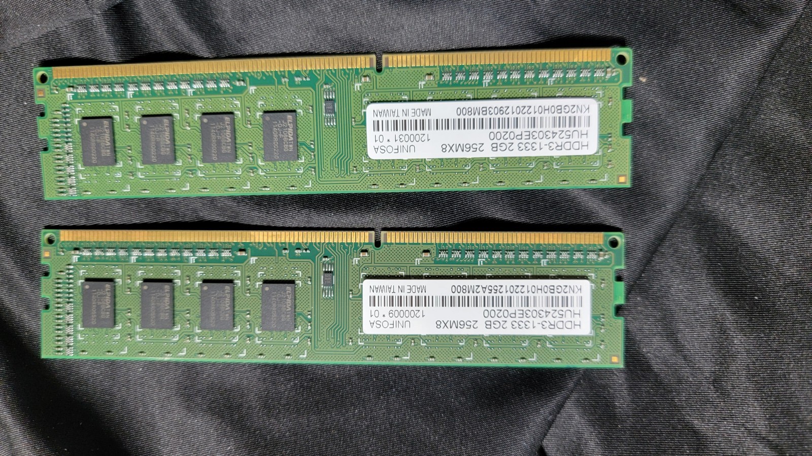 2 Unifosa Hddr3-1333 2gb Memory Module 2GB HU524303EP0200 this is for 2 sticks.
