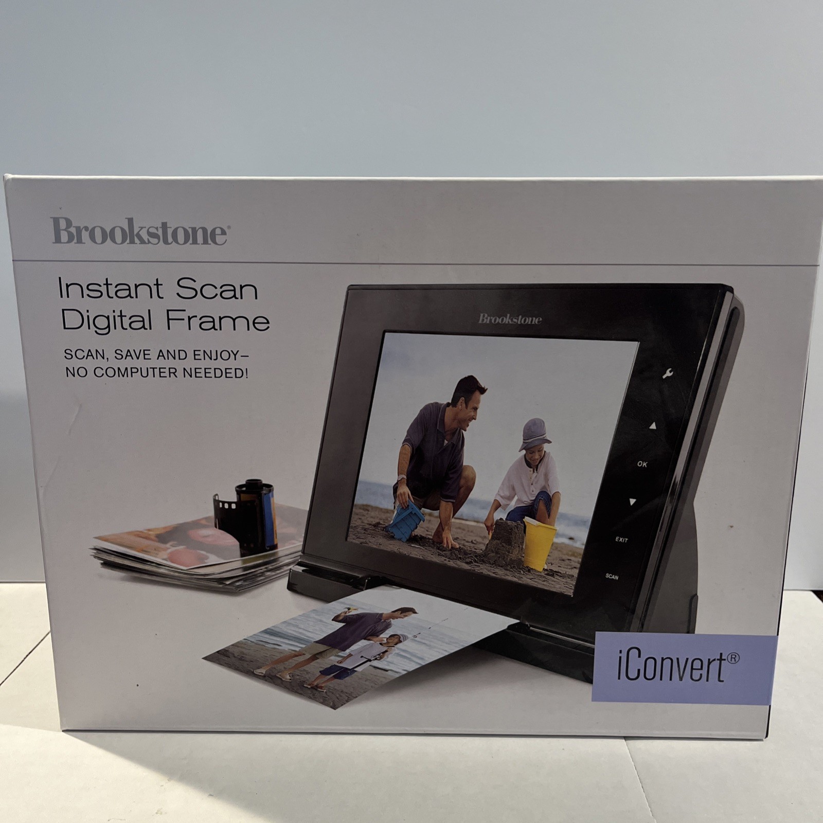Brookstone iConvert Instant Scan Digital Frame- 8" Frame 600 x 800 