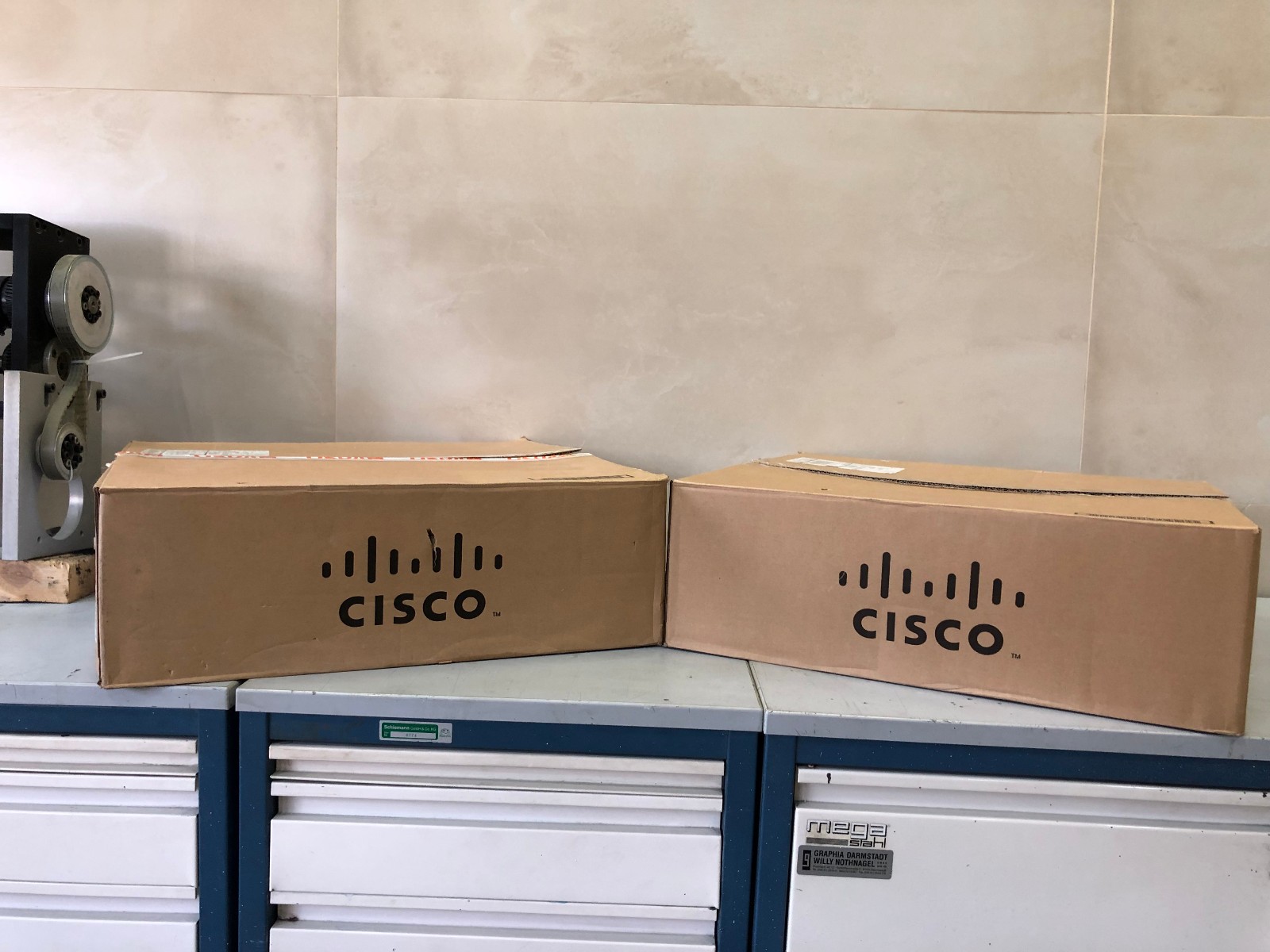 1x Cisco N2K-C2232TM-E-10GE 10GE Fabric Extender – 32-Port FEX for Nexus Series