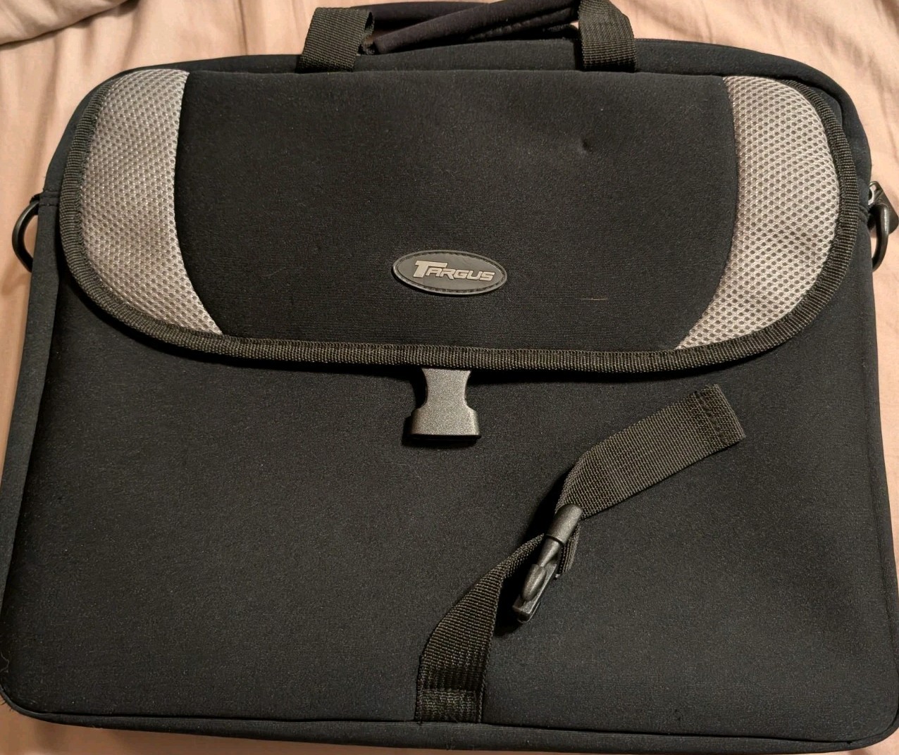 TARGUS CVR200-02 Laptop Bag