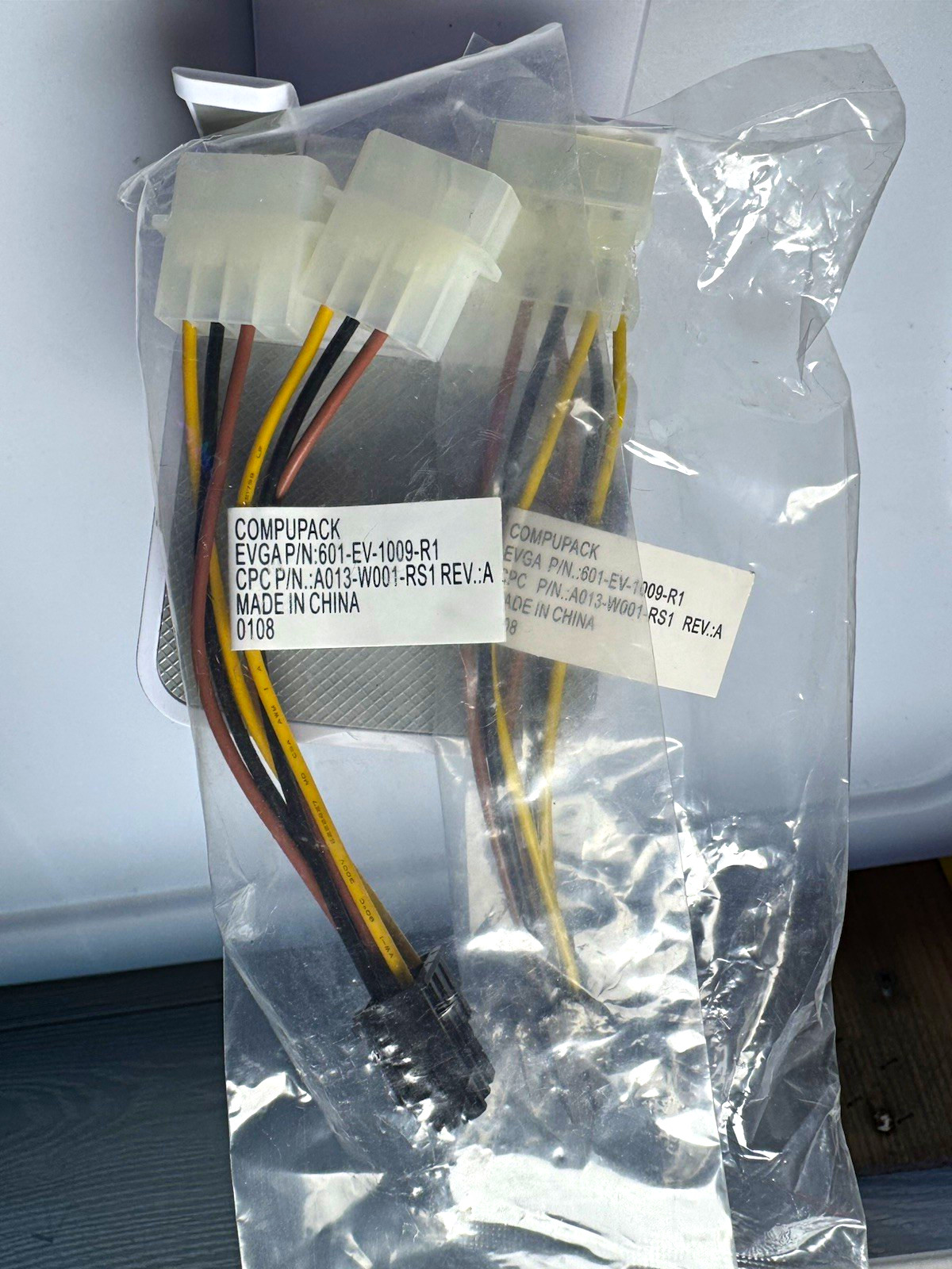 Compupack for EVGA 6-Pin PCIe to 4-Pin Molex Modular Cable 1 ft 601-EV-1009-R1