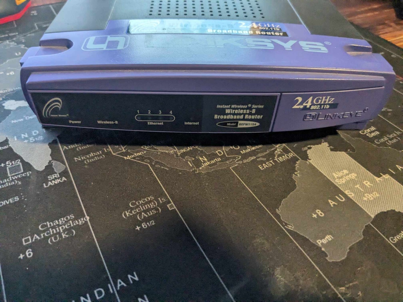 LINKSYS WIRELESS-B BROADBAND ROUTER #BEFW11S4 Ver 4 802.11b Missing 1 Antenna