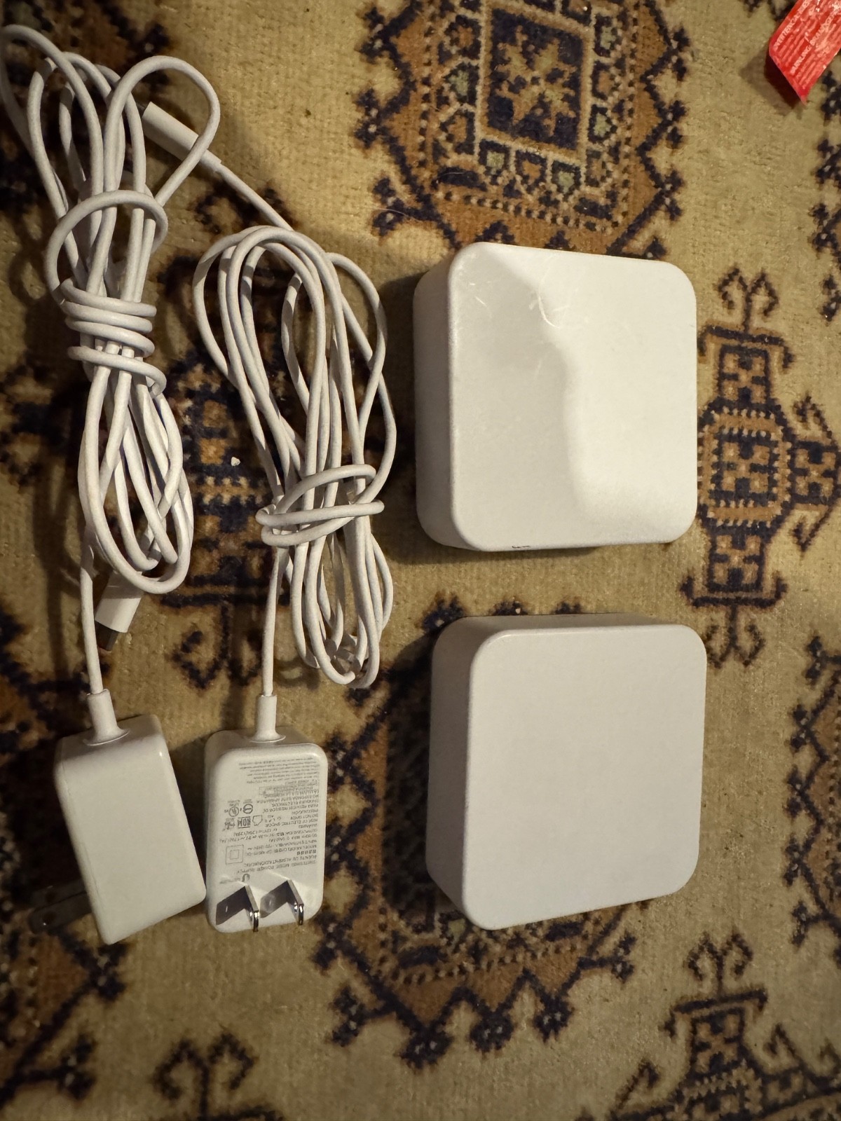 Ubiquiti AmpliFi Instant WiFi System Router & Mesh Point AFi-INS-R AFi-INS-P