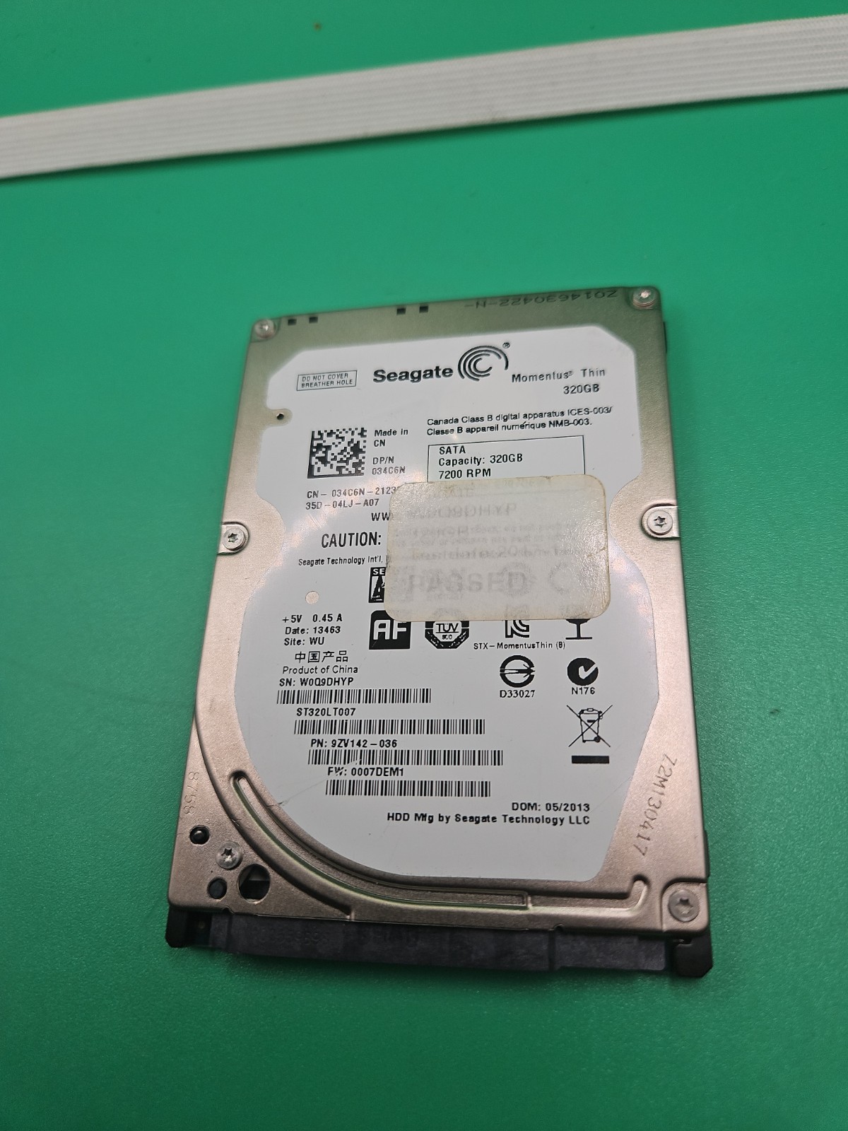 Seagate Momentus Thin 320GB 7200 RPM 16MB ST320LT007 SATA Laptop Hard Drive