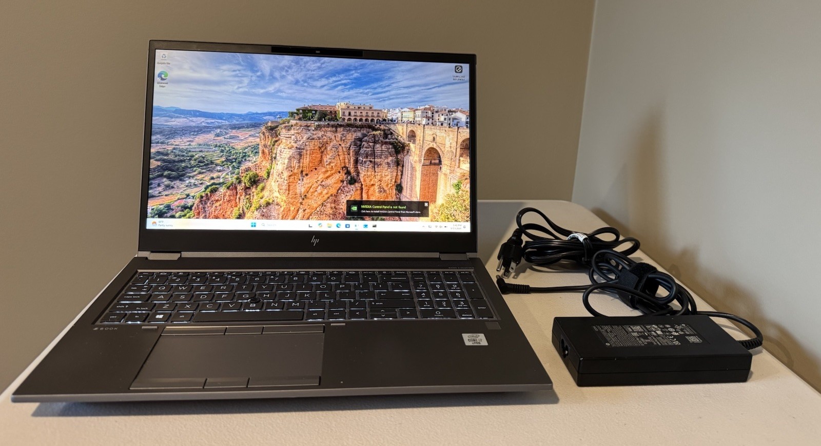 HP ZBook Fury 15 G7 - i7-10850H - 32GB RAM -RTX 3000- 512 GB SSD - Cycle Ct 72