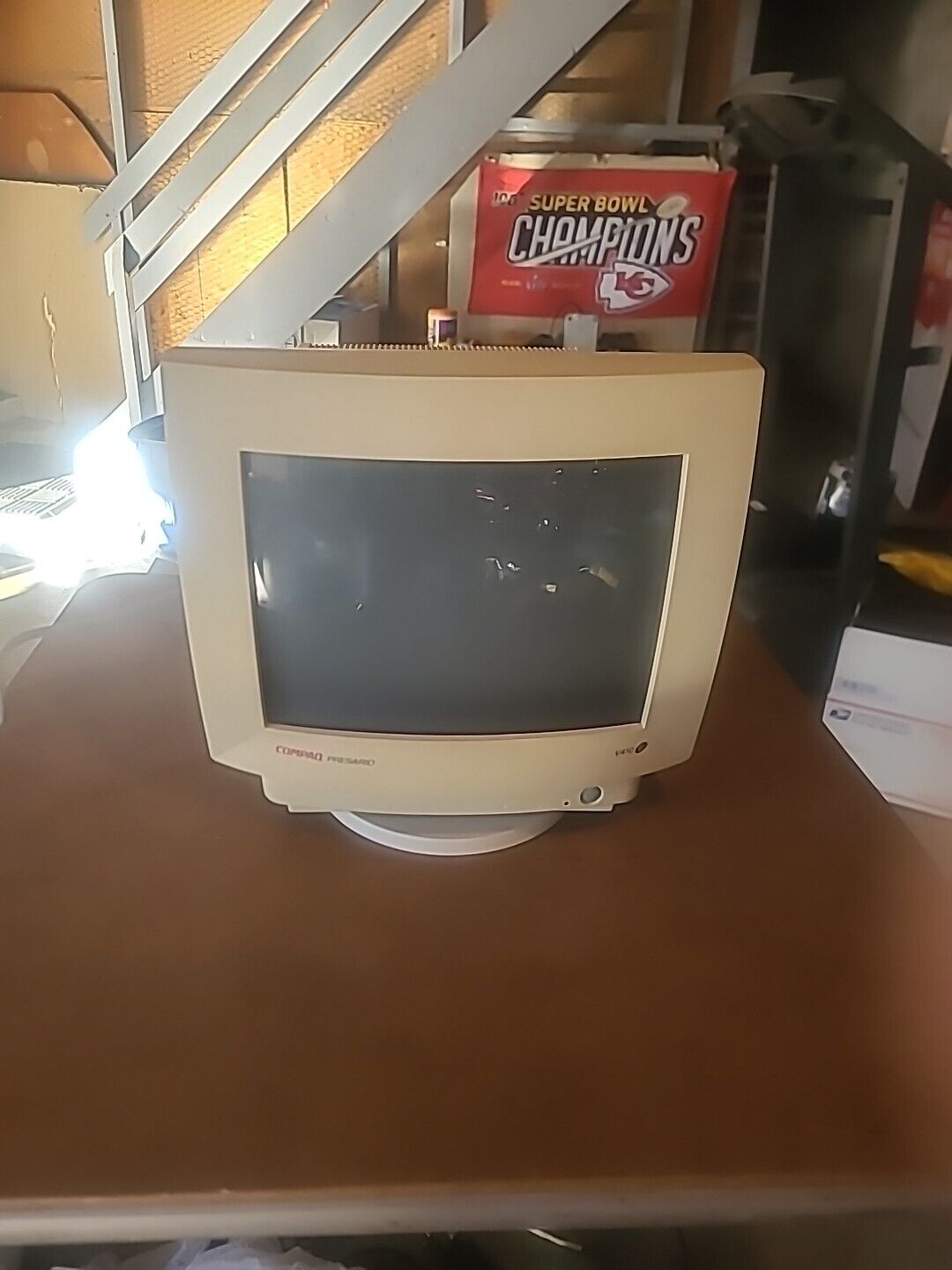 Vintage Compaq Presario V410  Color Monitor  w/Stand Retro 