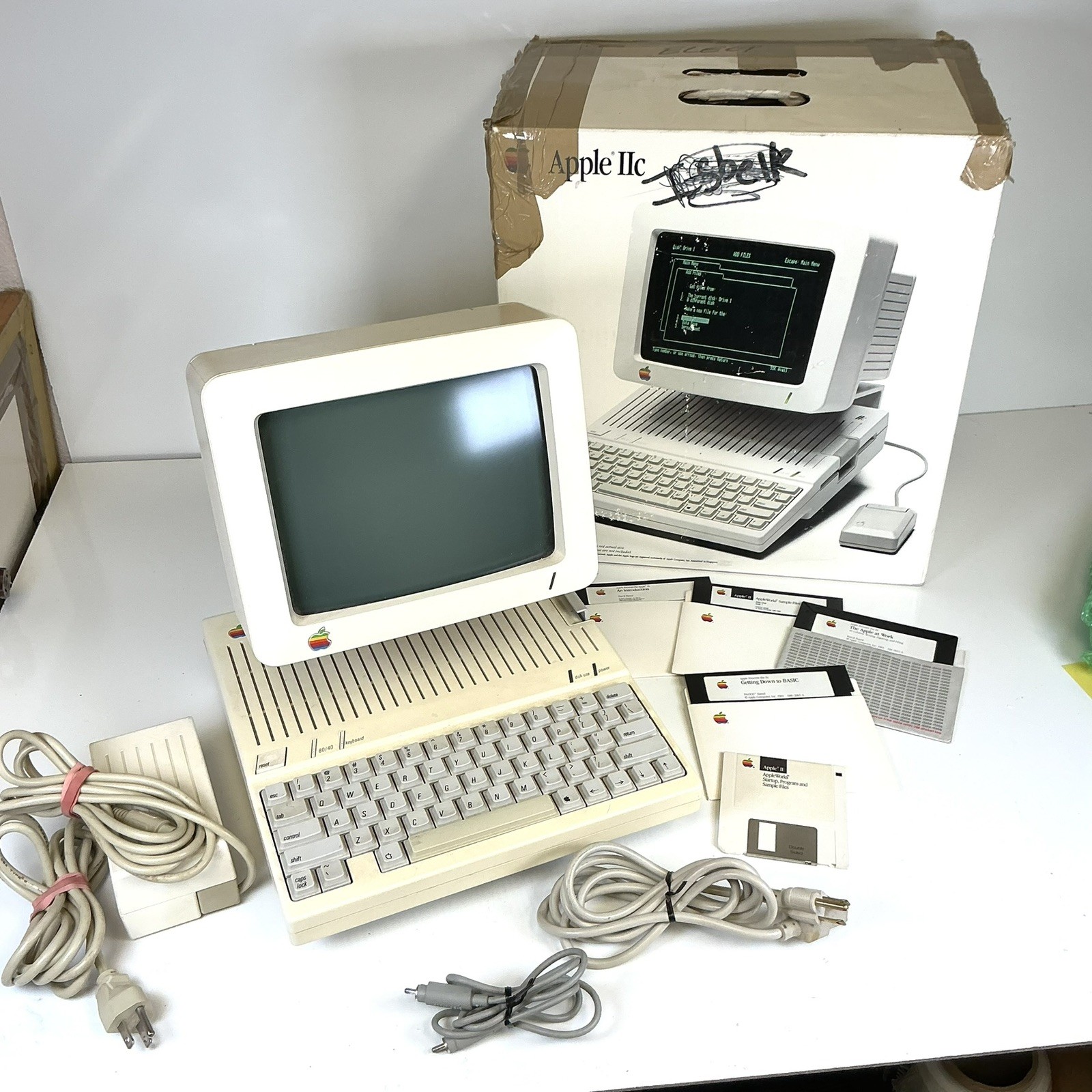 Vintage Apple IIc A2S4100 Computer A2M4090 Monitor Box Software TESTED WORKING