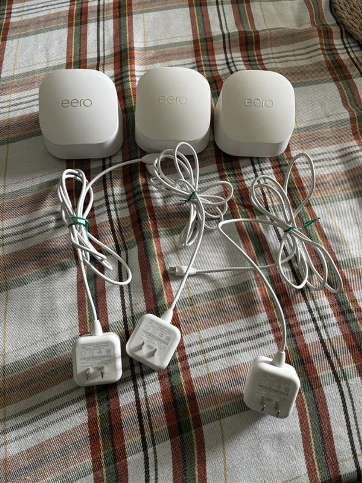 EERO 6+ Plus Mesh WiFi System - R010001 - 3 Pack